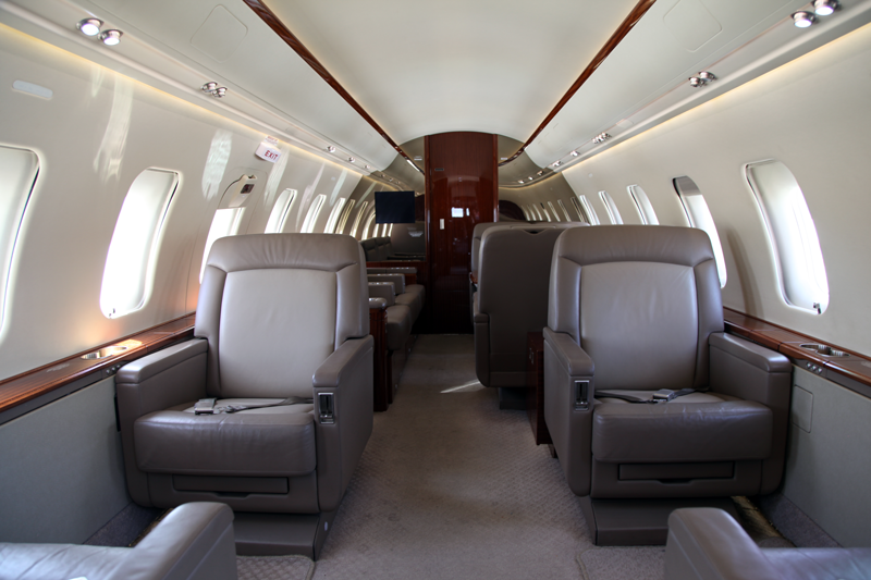 aircraft Bombardier Challenger 605